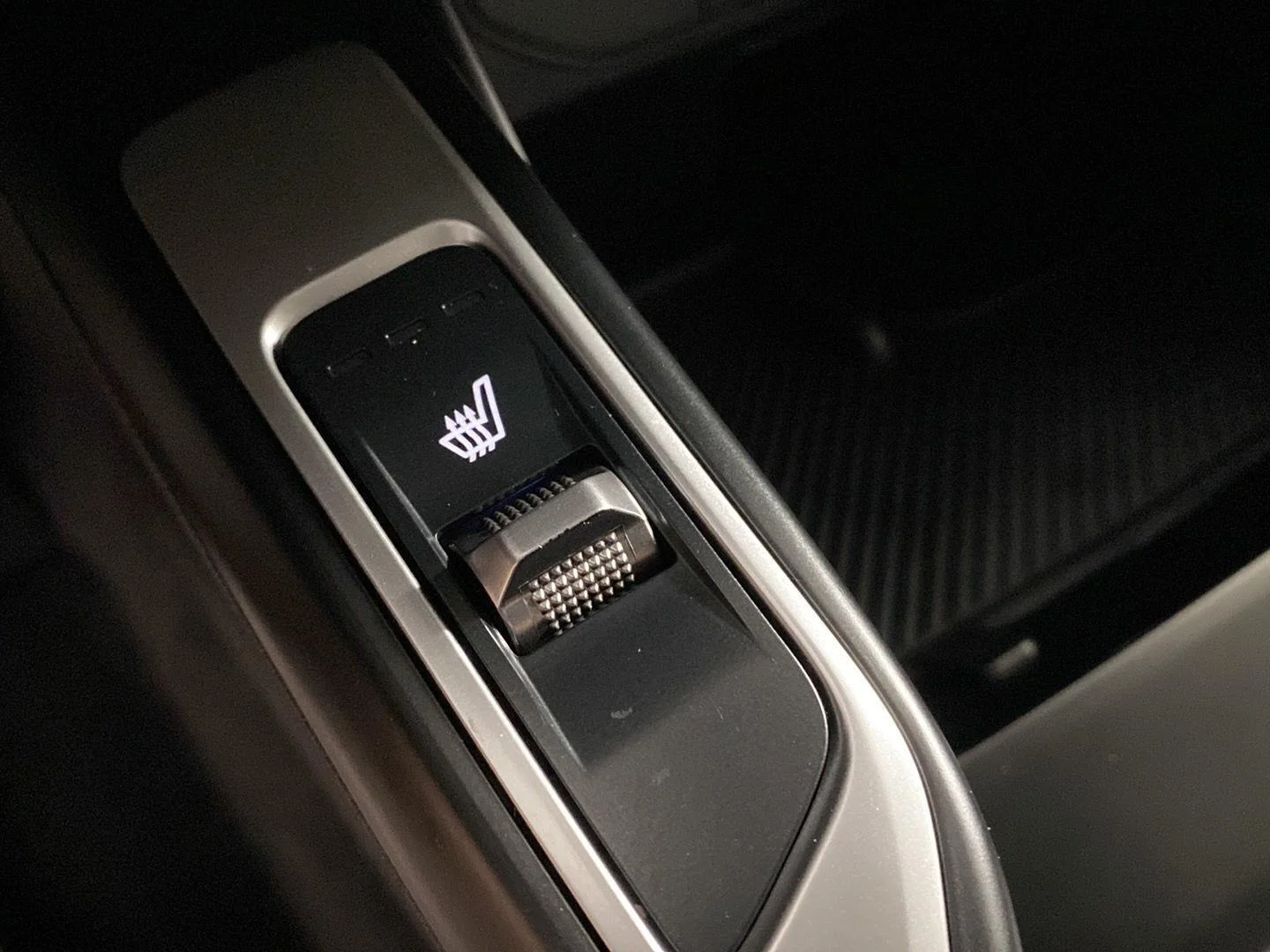 Used 2025 Glacial White Pearl Kia S image 29