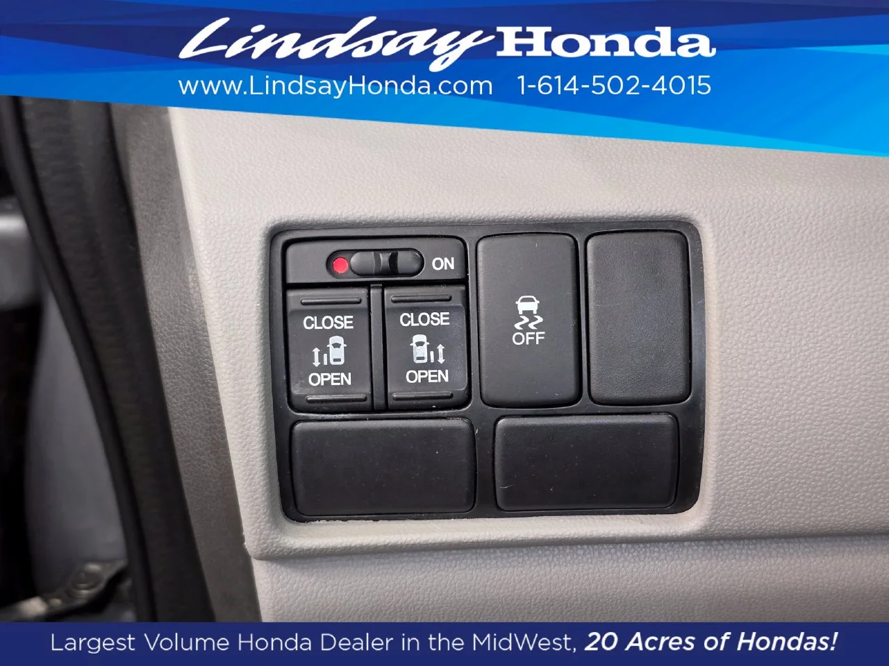 Used 2017 Lunar Silver Metallic Honda SE image 16