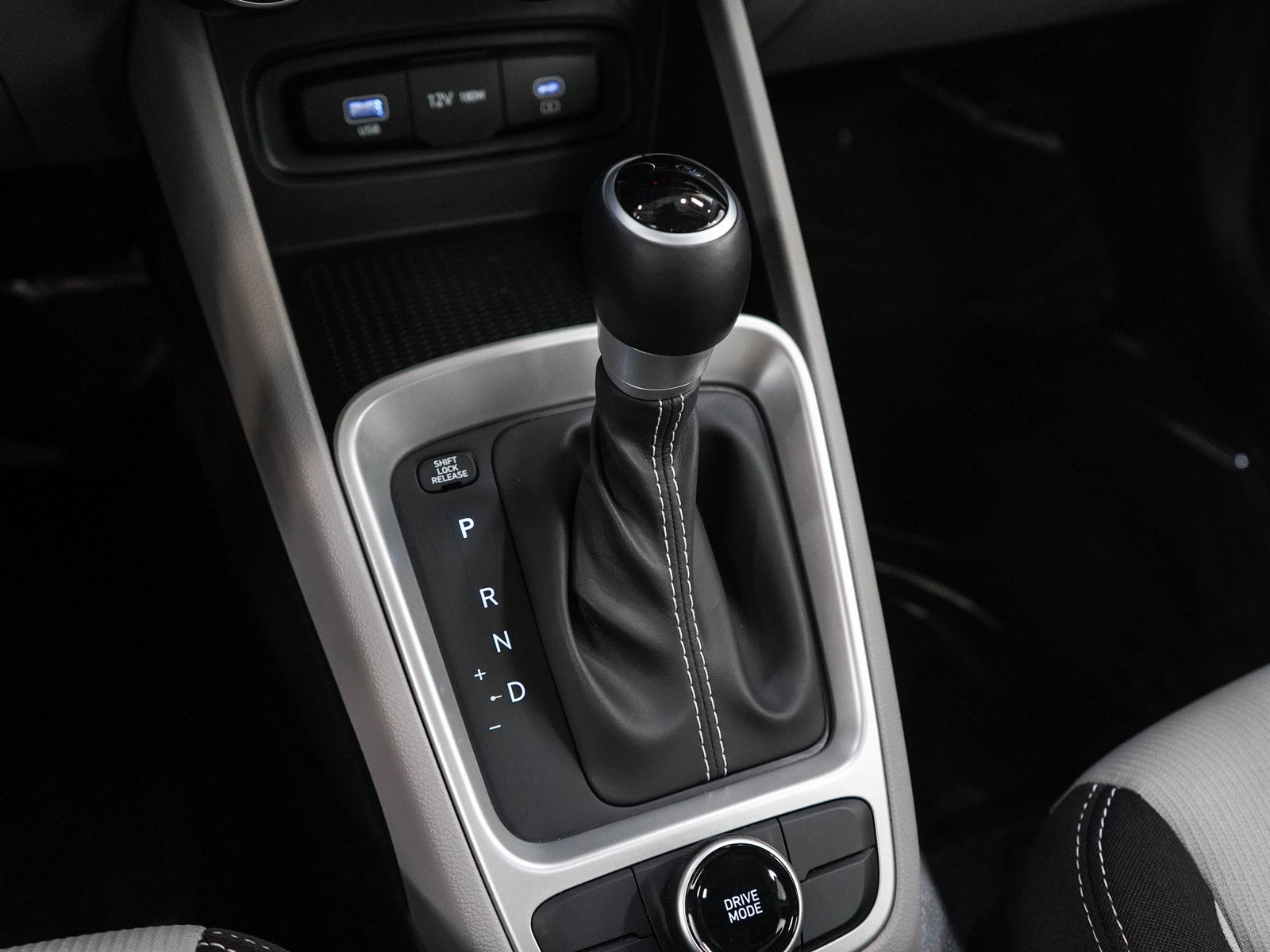 2023 Hyundai Venue SEL - Photo 24