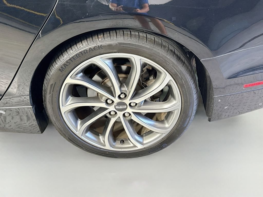 Used 2018 Black Velvet Lincoln Premiere image 30