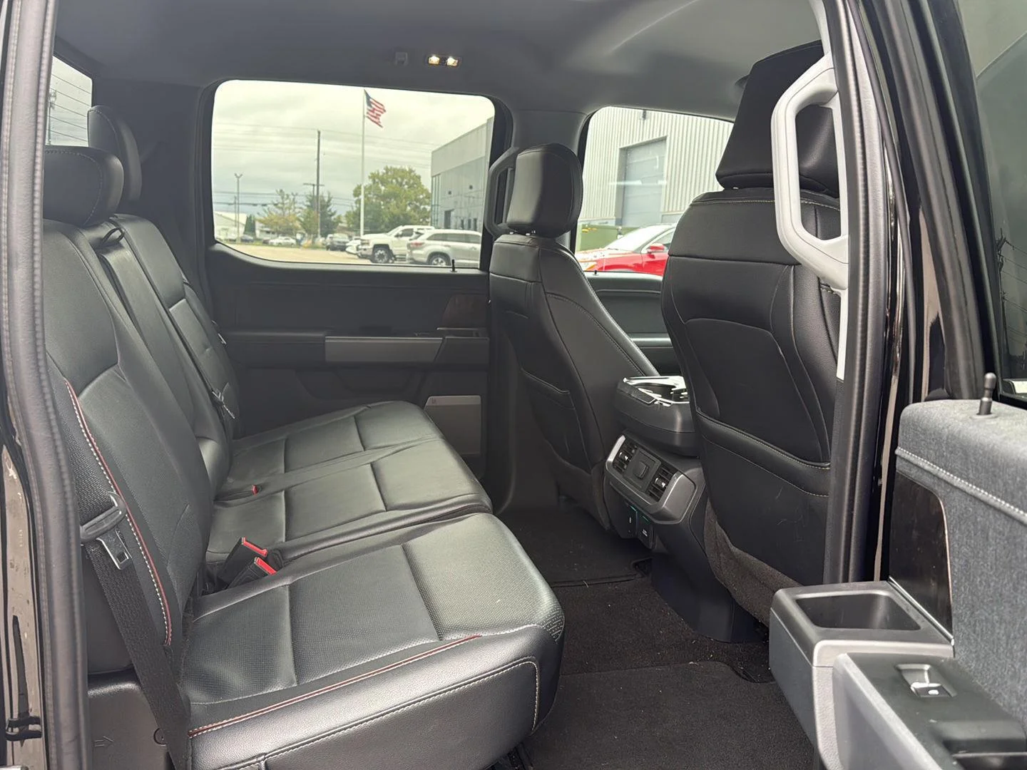 Used 2022 Agate Black Ford LARIAT image 11