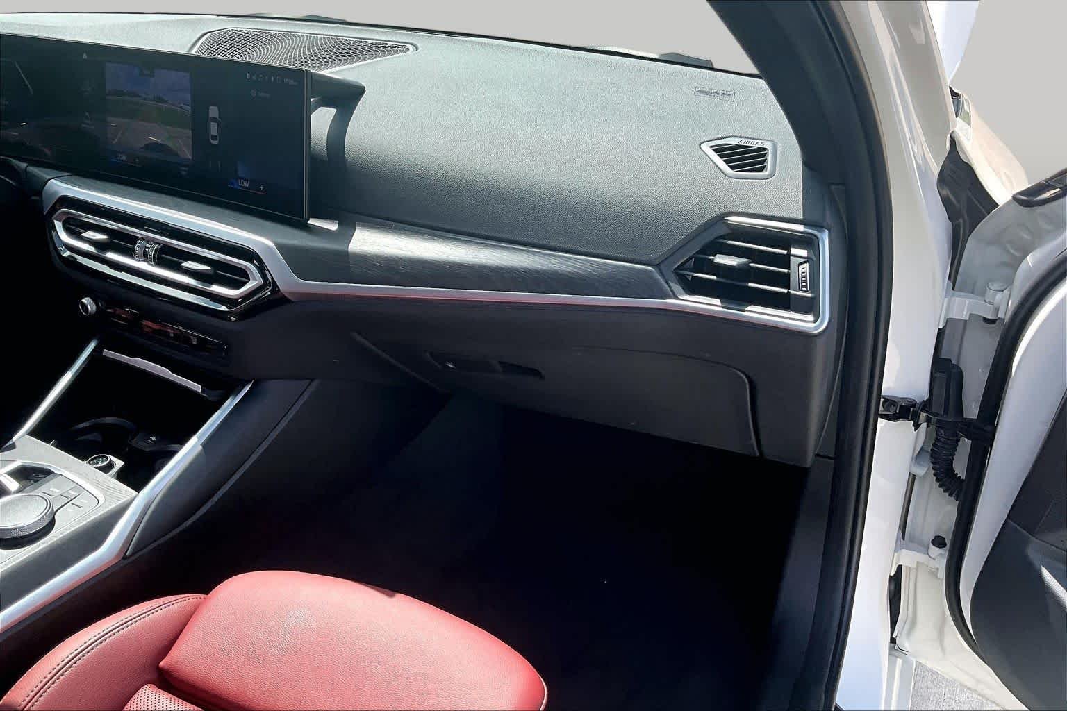 Used 2023 Alpine White BMW 330i image 18