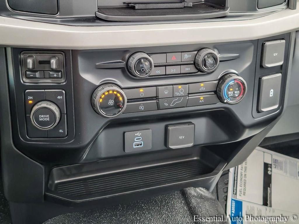New 2025 Oxford White Ford F-450® XL image 16