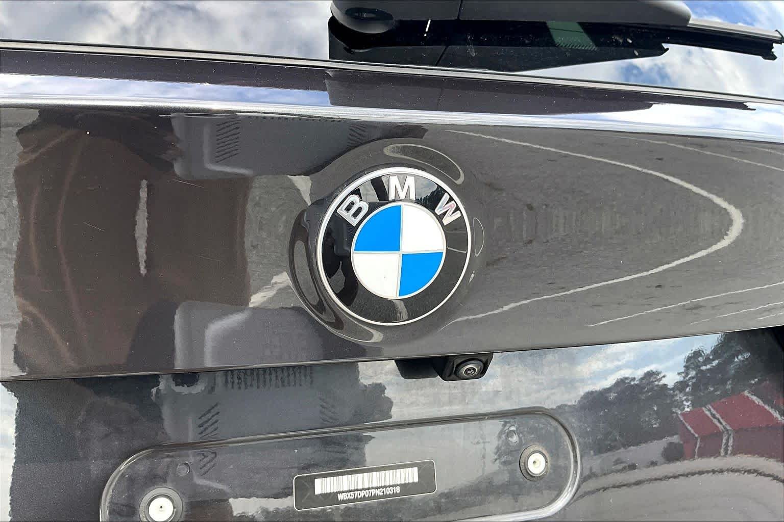 Used 2023 Dark Graphite Metallic BMW xDrive30i image 10