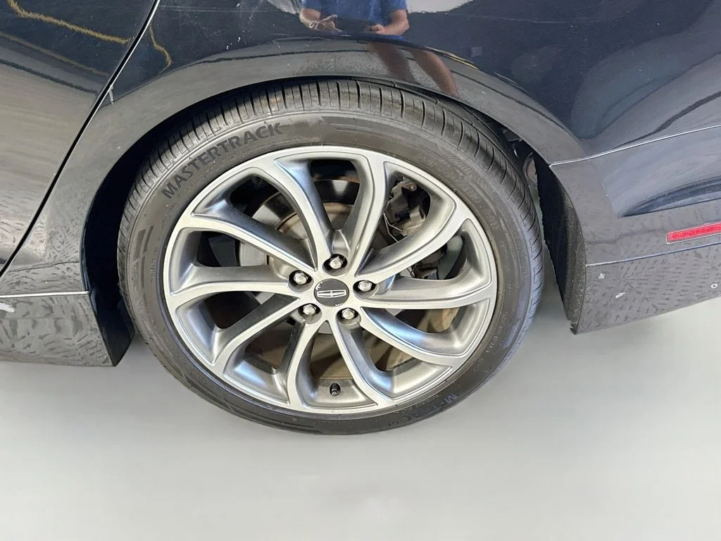 Used 2018 Black Velvet Lincoln Premiere image 30