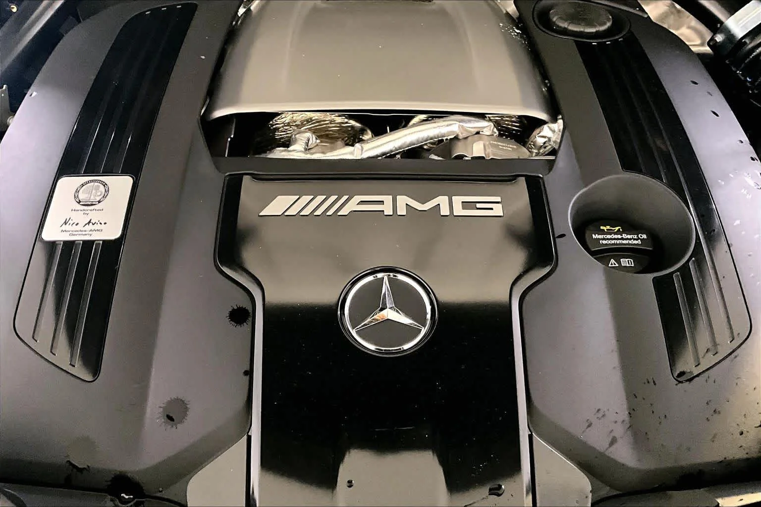 New 2027 MANUFAKTUR Night Black Magno Mercedes-Benz AMG® G 63 image 15