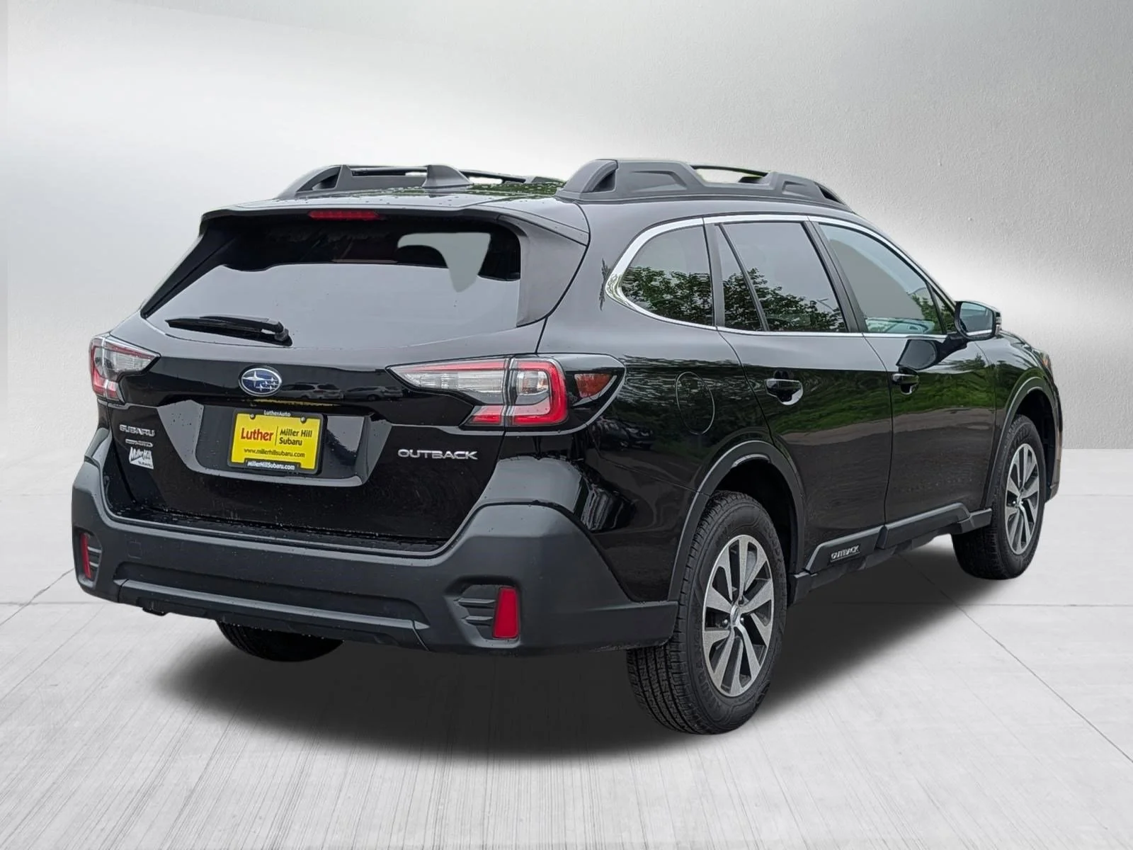 Used 2022 Crystal Black Silica Subaru Premium image 7