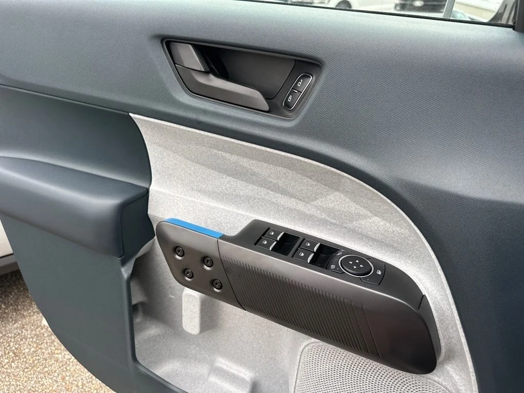 New 2025 Desert Sand Ford XLT image 6