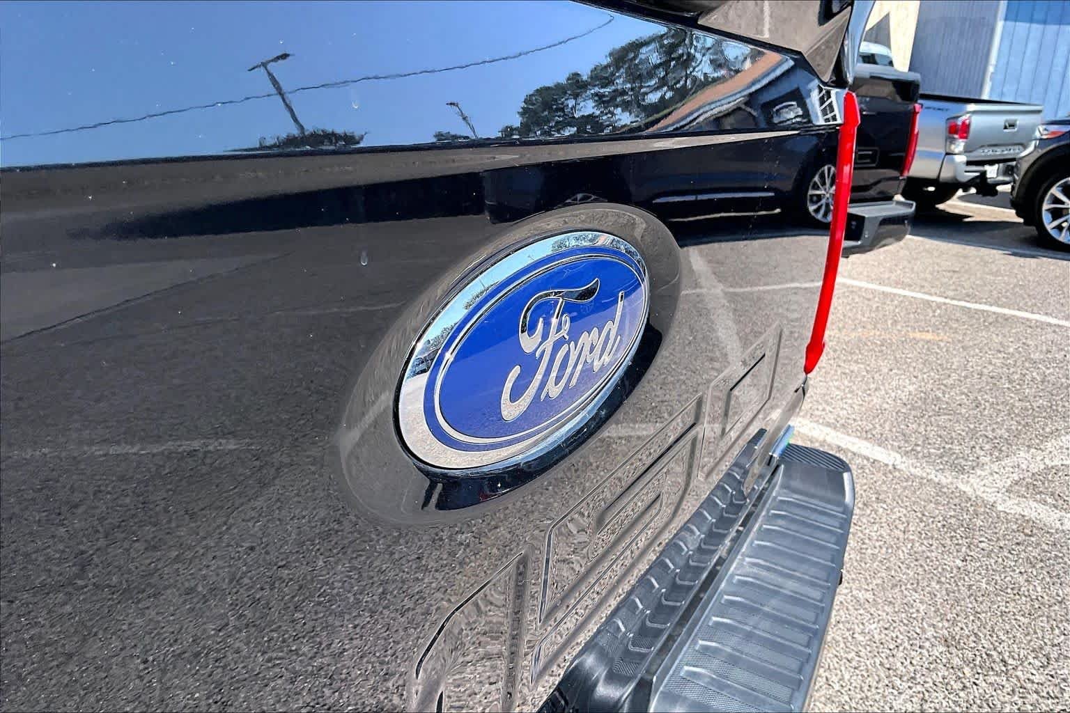 Used 2022 Agate Black Metallic Ford XL image 31