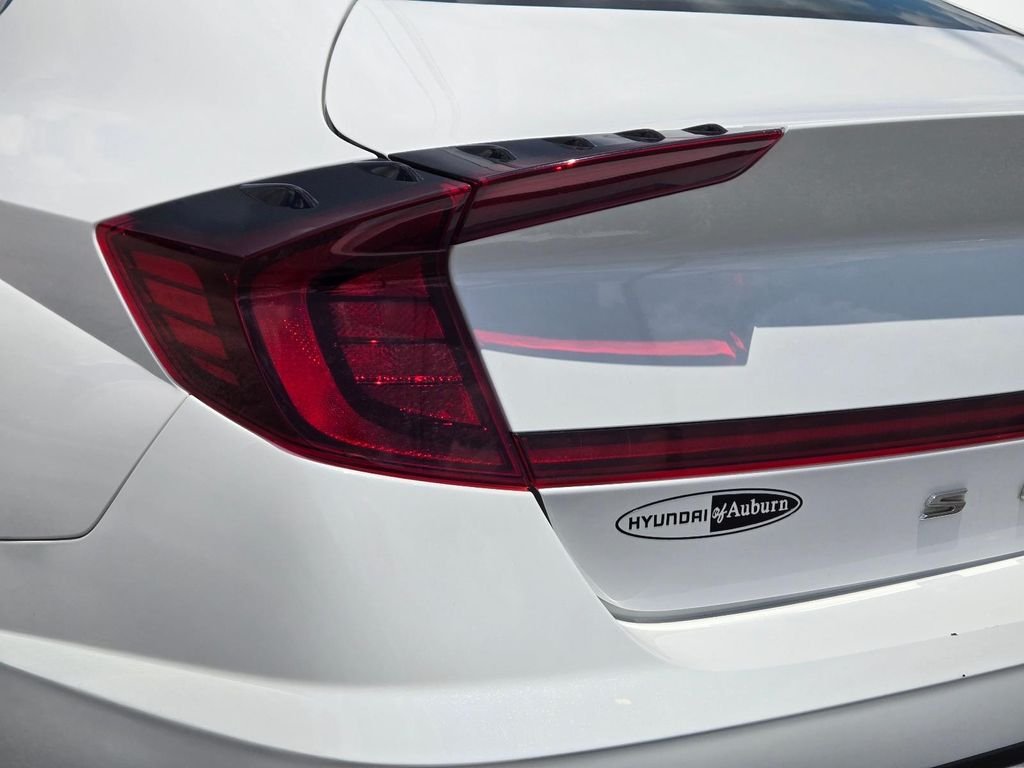 Used 2022 Gray Hyundai SEL image 7