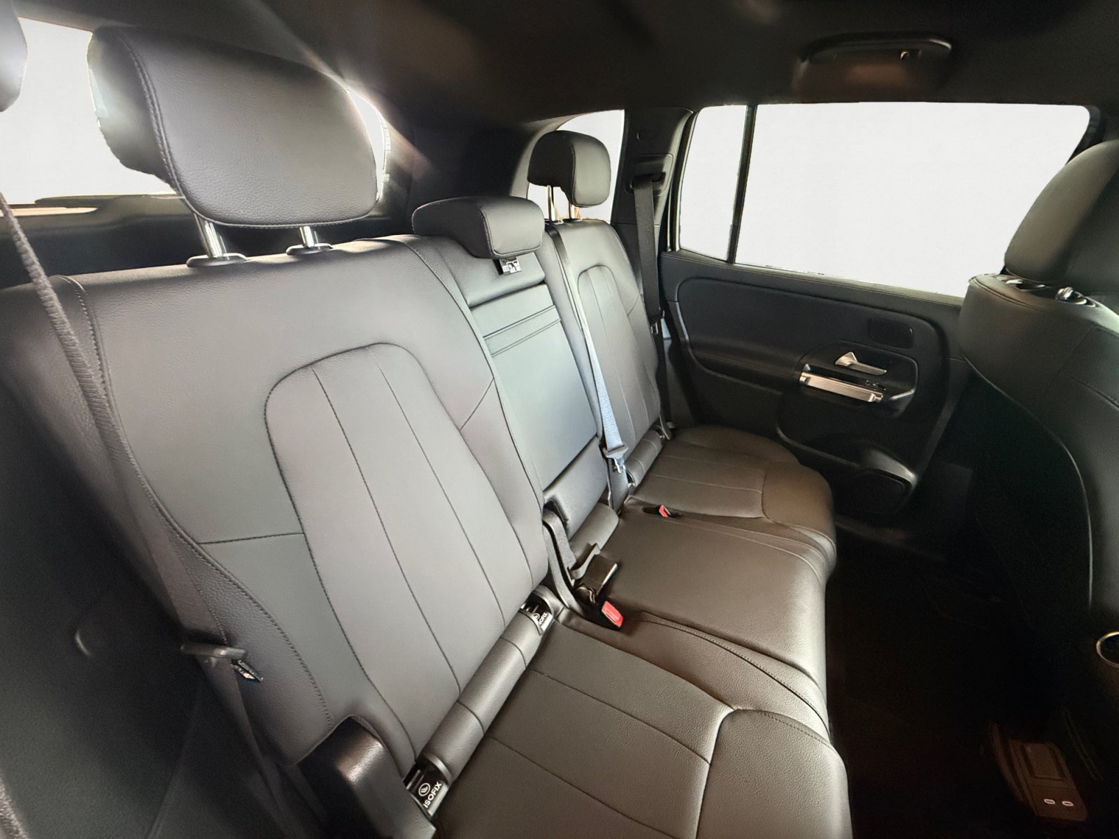 Used 2026 Black Mercedes-Benz GLB 250 image 18