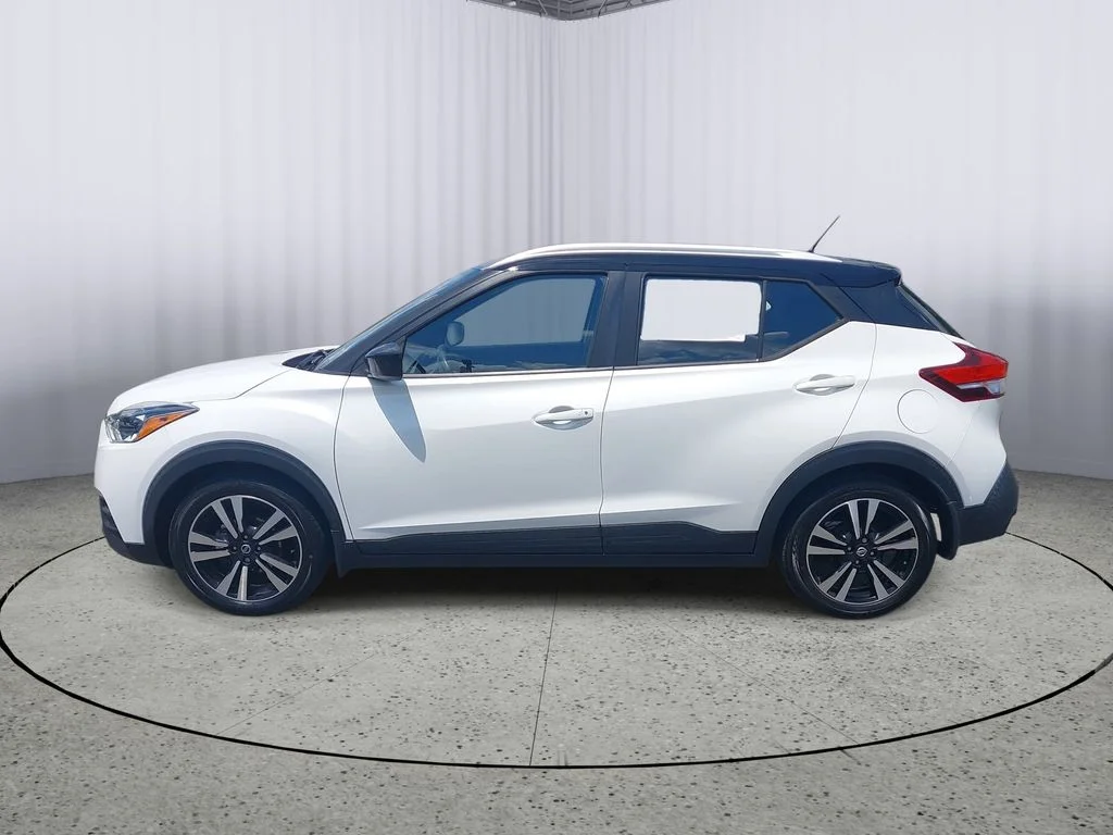 Used 2020 White Nissan SV image 6