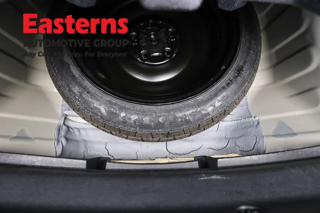 Used 2023 Gray Nissan 2.0 SR image 23