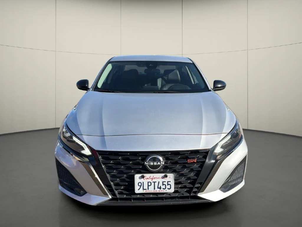 Used 2024 Silver Nissan 2.5 SR image 2