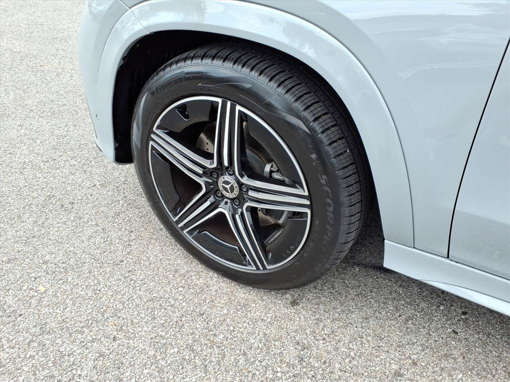 Used 2025 Gray Mercedes-Benz GLE 450e image 9