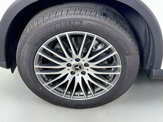 Used 2025  Mercedes-Benz GLC 300 image 29