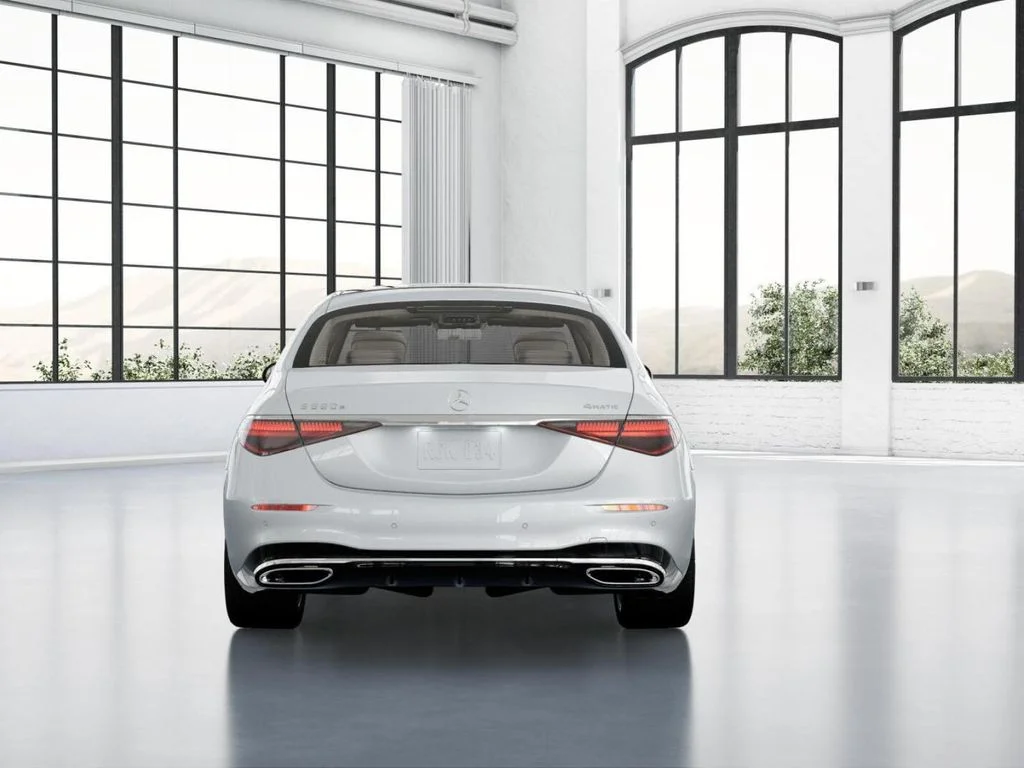 Used 2025 White Mercedes-Benz S 580e image 25