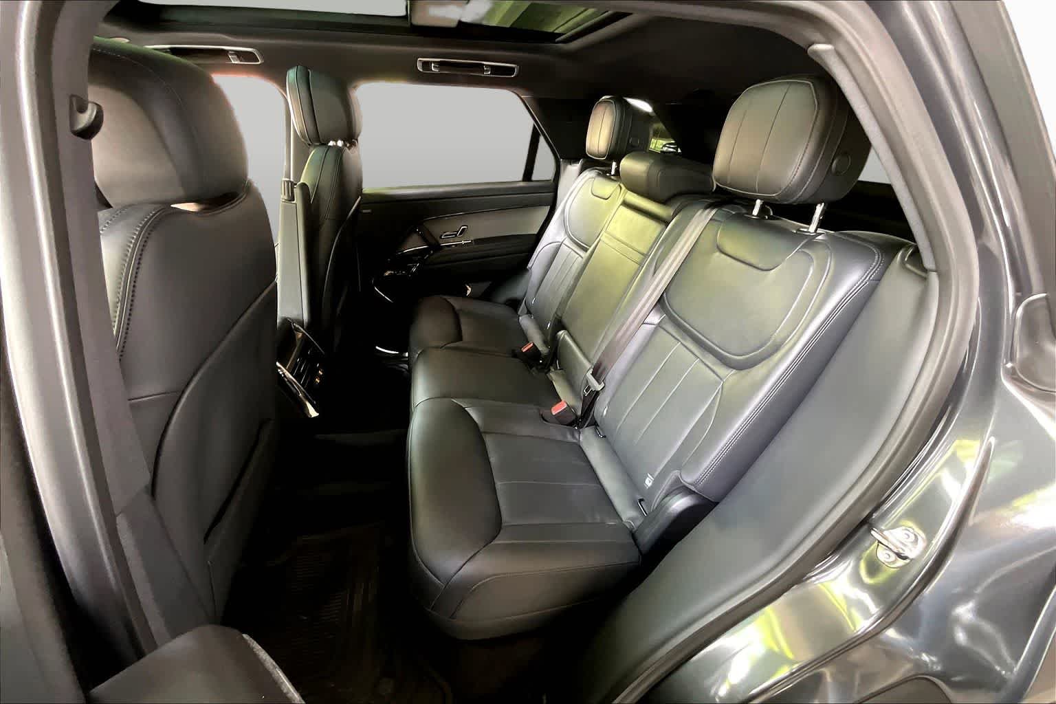 Used 2025 Carpathian Grey Premium Metallic Land Rover Dynamic SE image 23