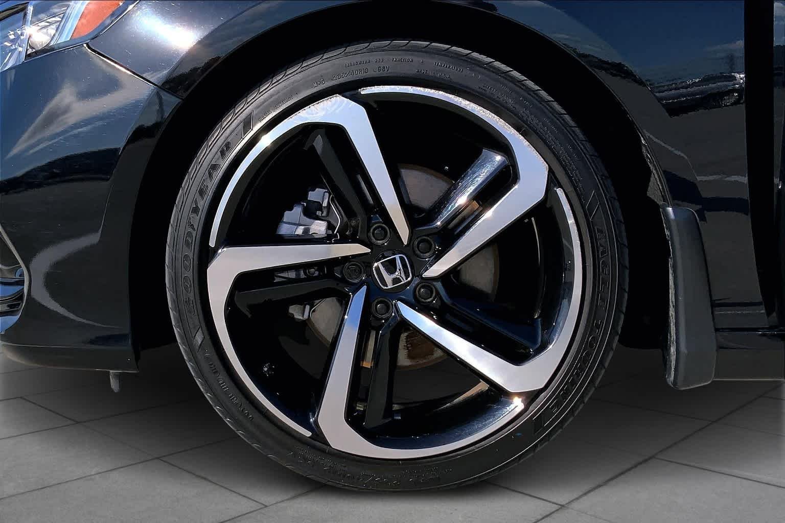 Used 2020 Crystal Black Pearl Honda Sport image 10