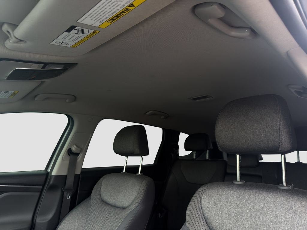 Used 2022 Silver Hyundai SEL image 24