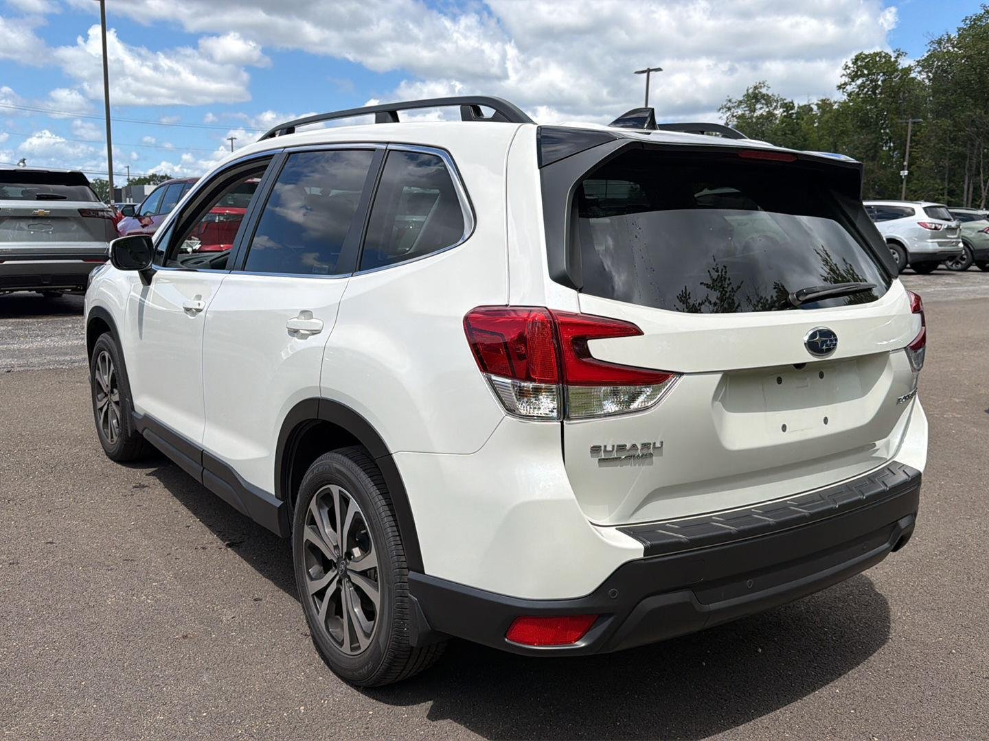 Used 2024 Crystal White Pearl Subaru Limited image 10