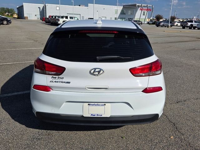 Used 2018 White Hyundai Base image 10