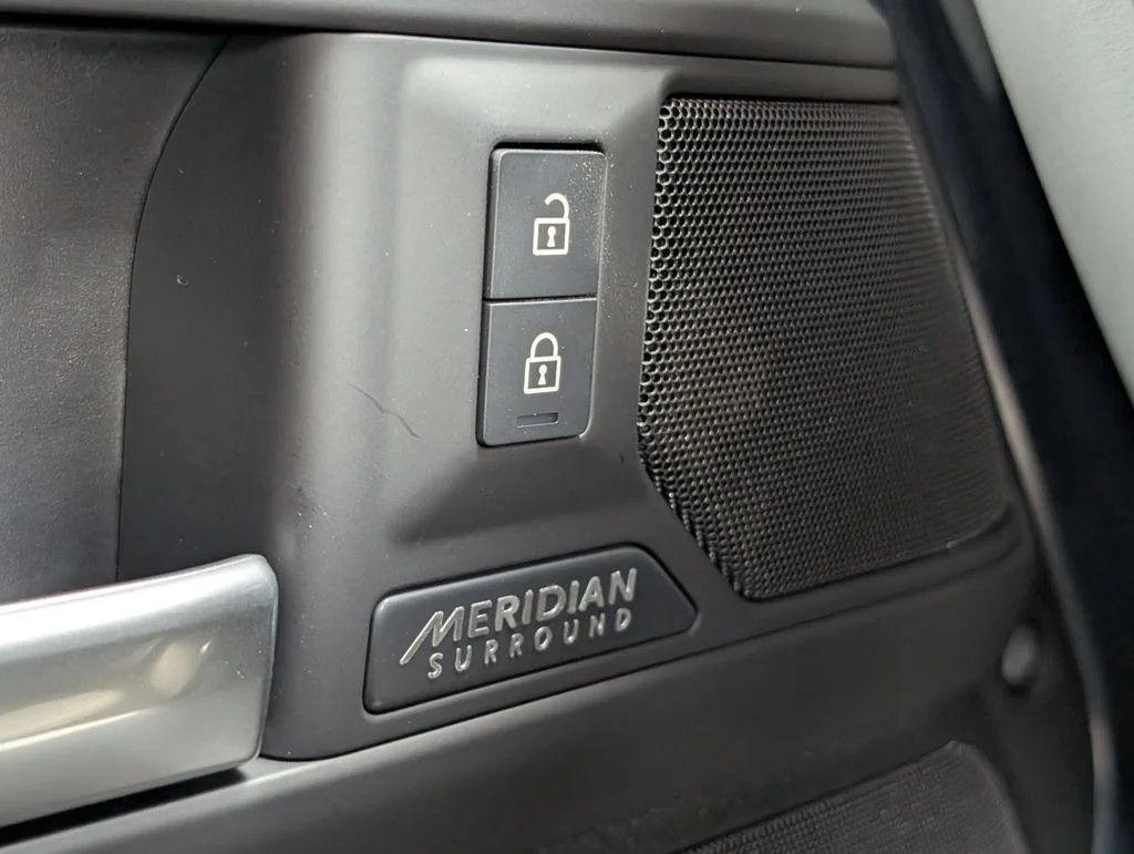 New 2026 Tasman Blue Land Rover X-Dynamic SE image 26