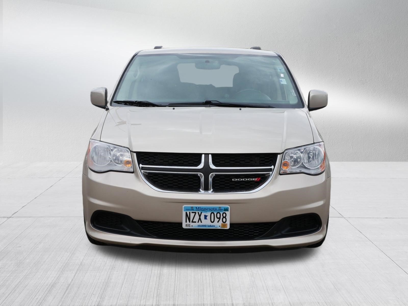 Used 2016 Dodge Grand Caravan SXT with VIN 2C4RDGCG3GR177719 for sale in Vadnais Heights, Minnesota