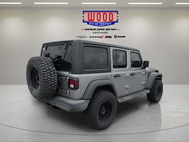 Used 2020 Billet Silver Metallic Clearcoat Jeep Unlimited Sport S image 3