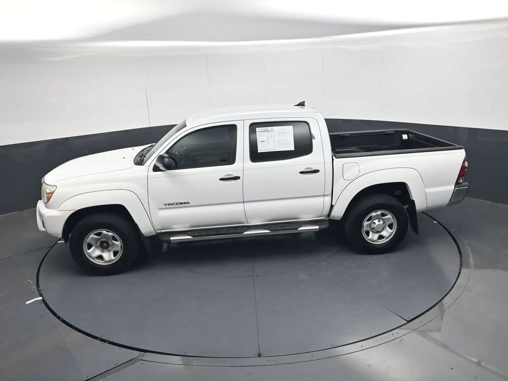Used 2015 White Toyota PreRunner image 29