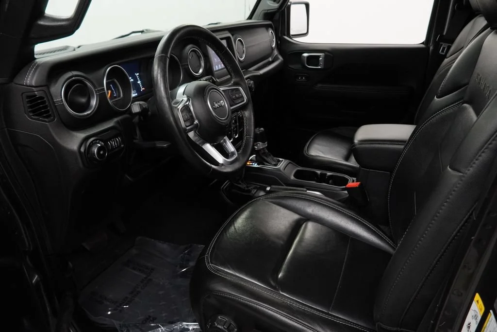 Used 2020 Gray Jeep Sahara 4x4 image 11