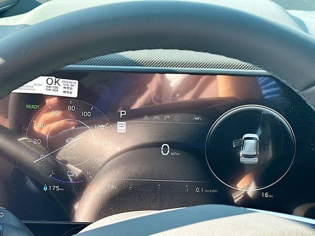 New 2026 Steel Gray Kia WIND image 12