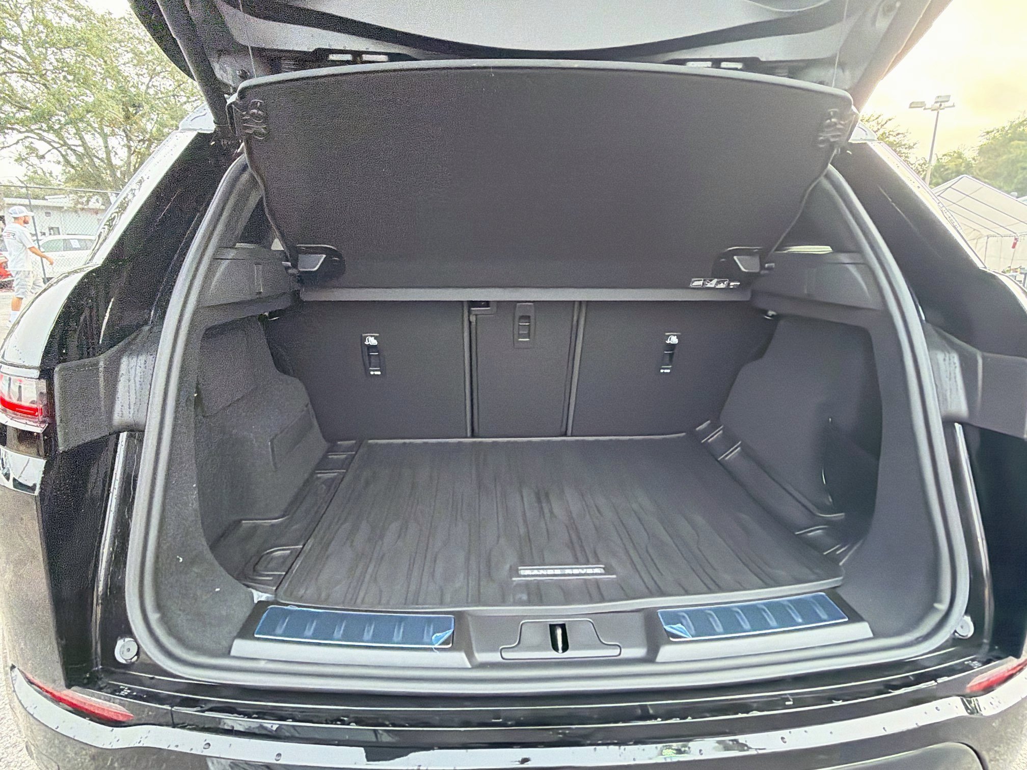 New 2026 Santorini Black LAND ROVER  image 11