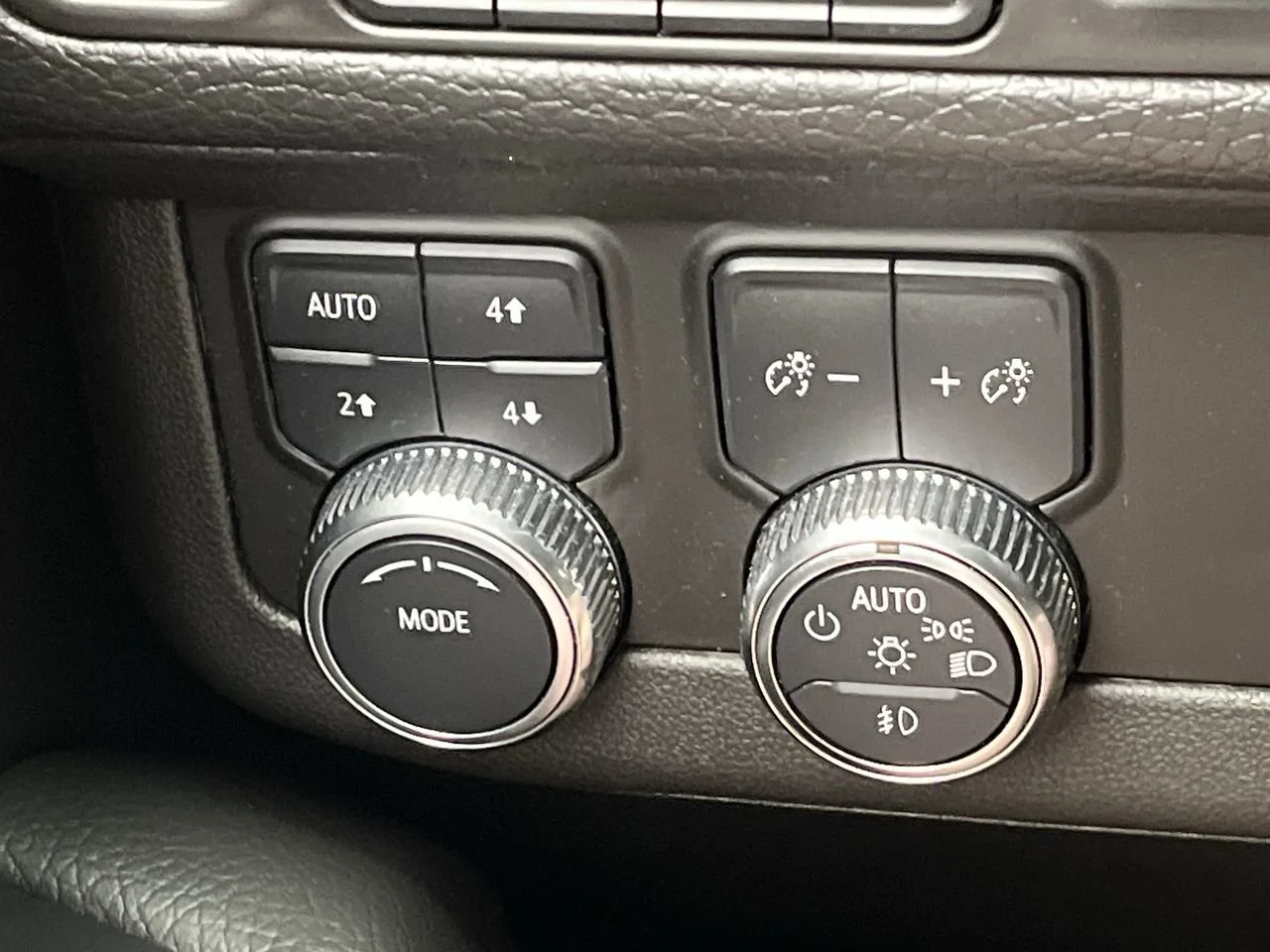 Used 2023 Sterling Metallic GMC Denali image 22