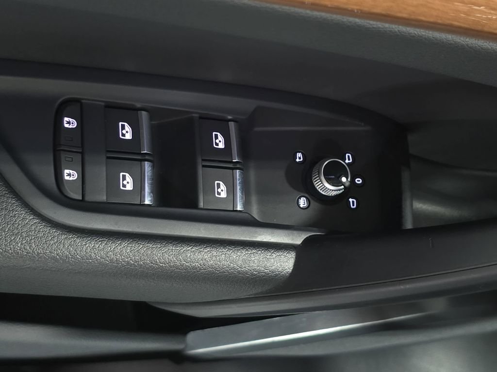 Used 2023 Black Audi 40 Premium image 21