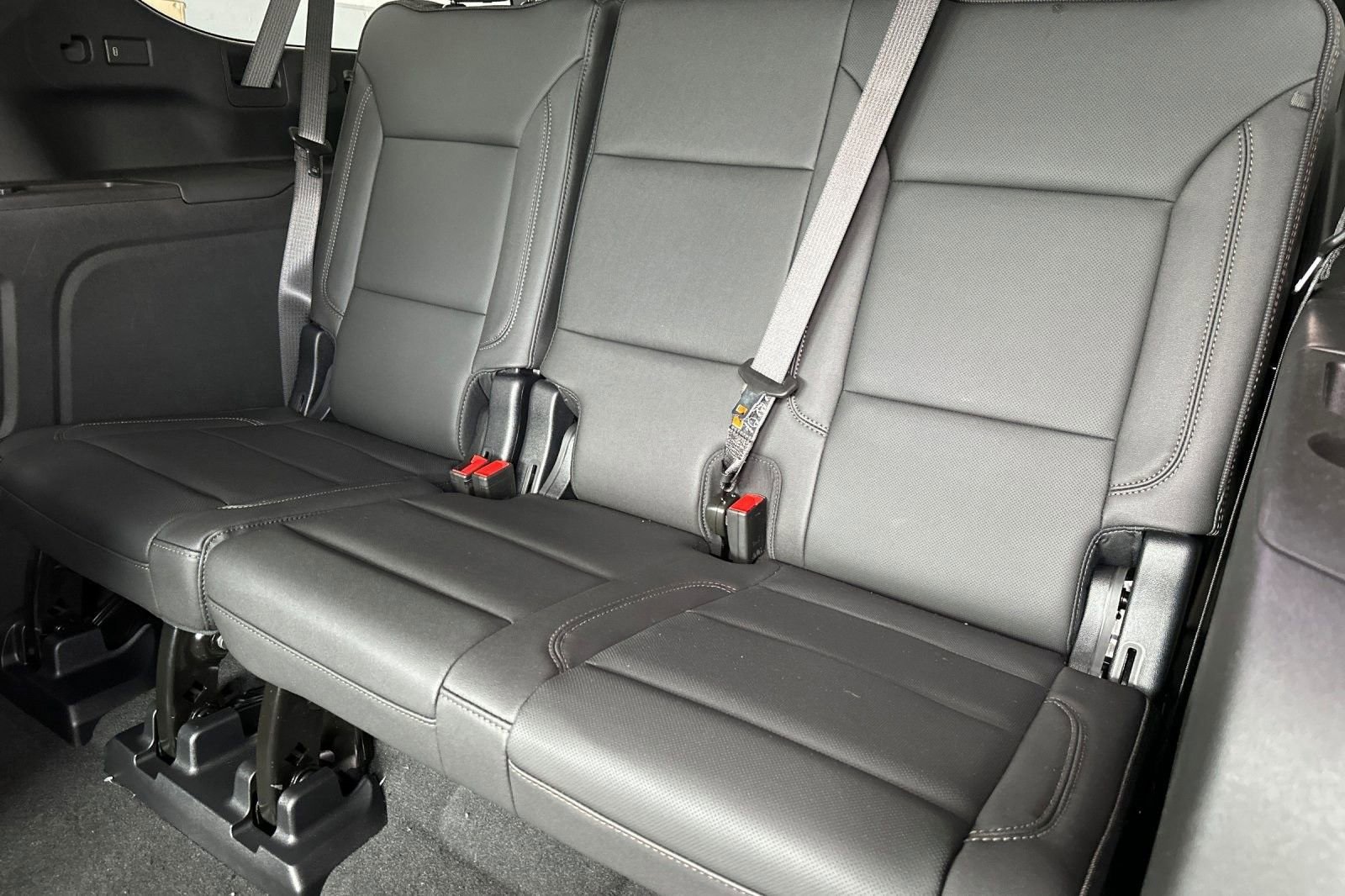 2025 Chevrolet Suburban High Country - Photo 17