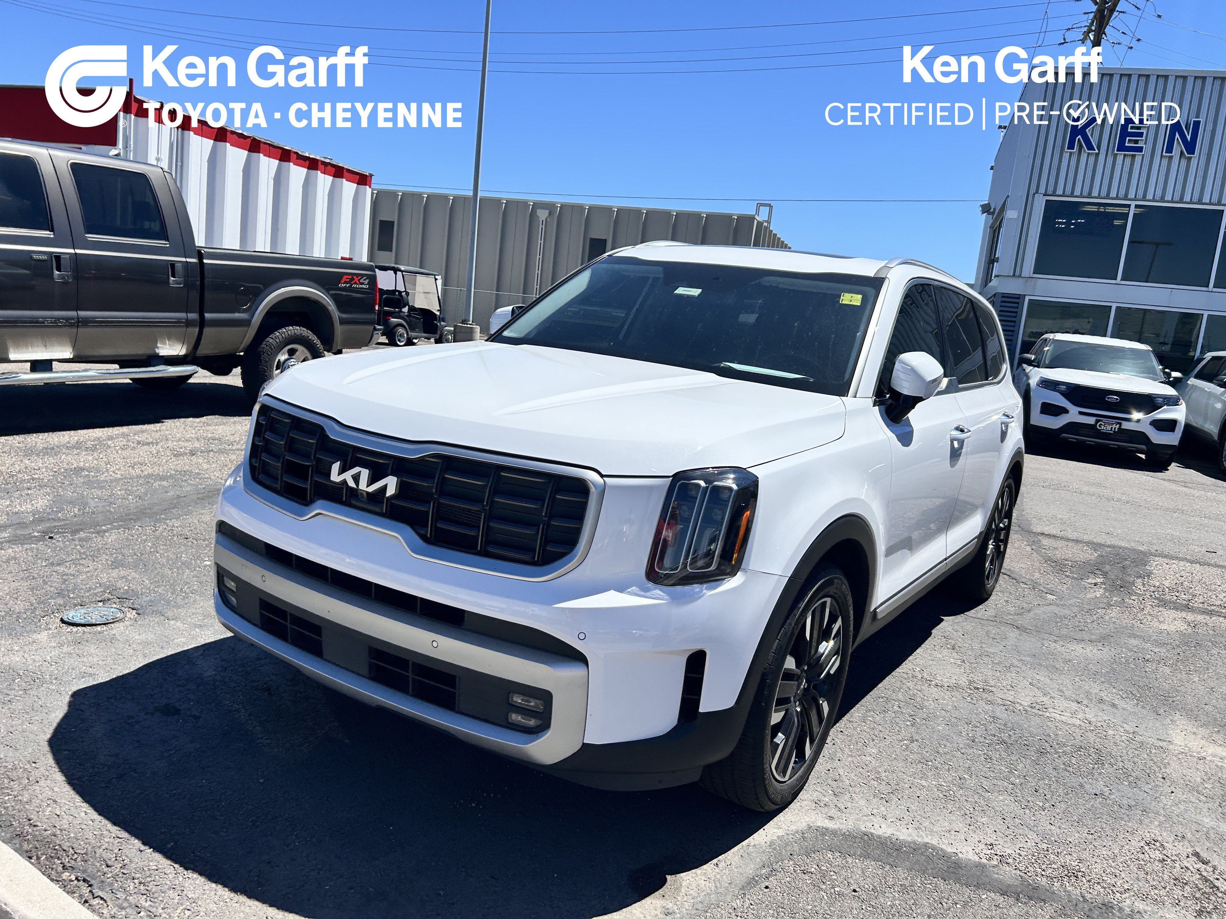 Used 2024 Glacial White Pearl Kia SX Prestige image 1