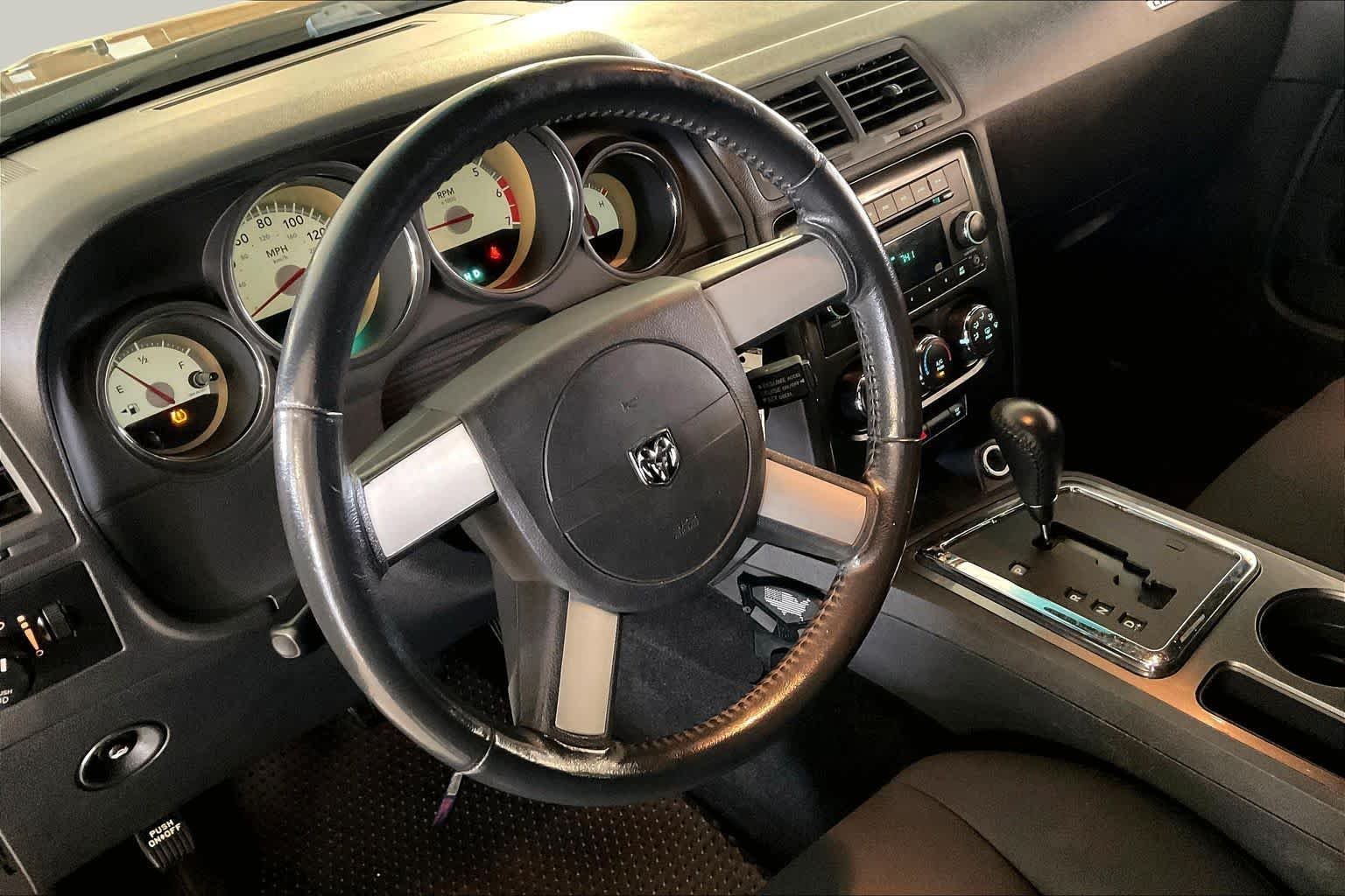 Used 2009 Brilliant Black Pearl Dodge R/T image 15