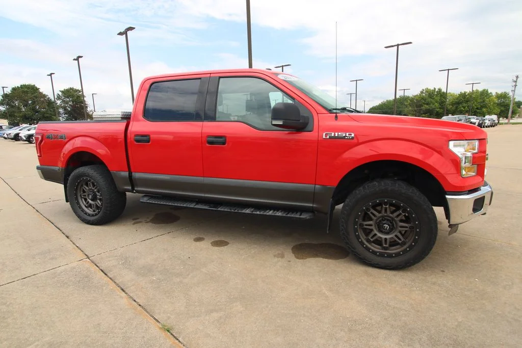 Used 2015 Red Ford XLT image 3