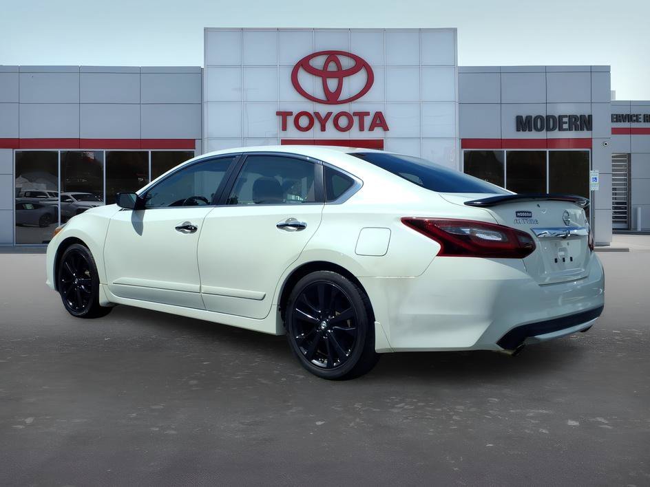 Used 2017 Pearl White Nissan 2.5 SR image 3