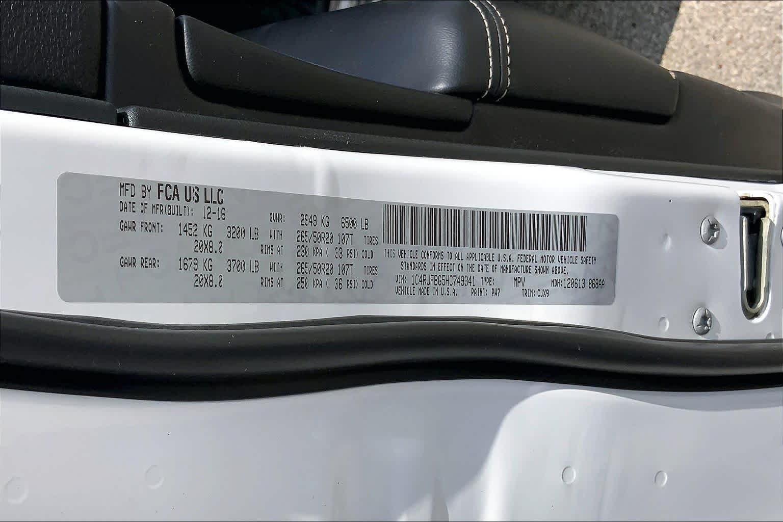 Used 2017 Bright White Clearcoat Jeep Limited image 34