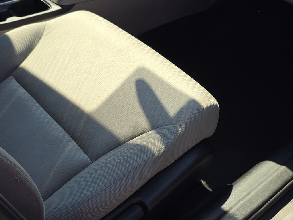 Used 2015  Honda EX image 28