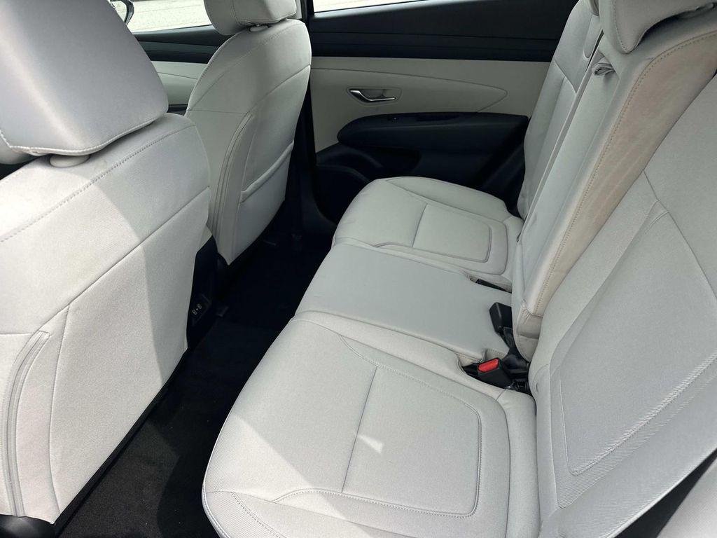 New 2026 Black Hyundai SE FWD image 15