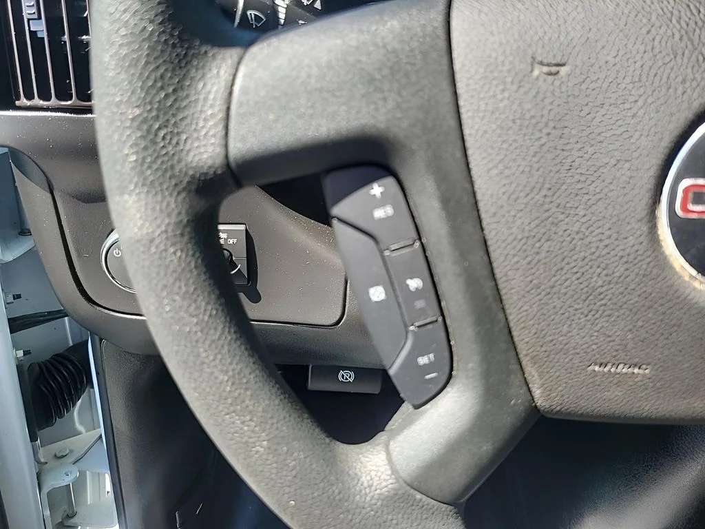 2023 GMC Savana Cargo Work Van - Photo 11