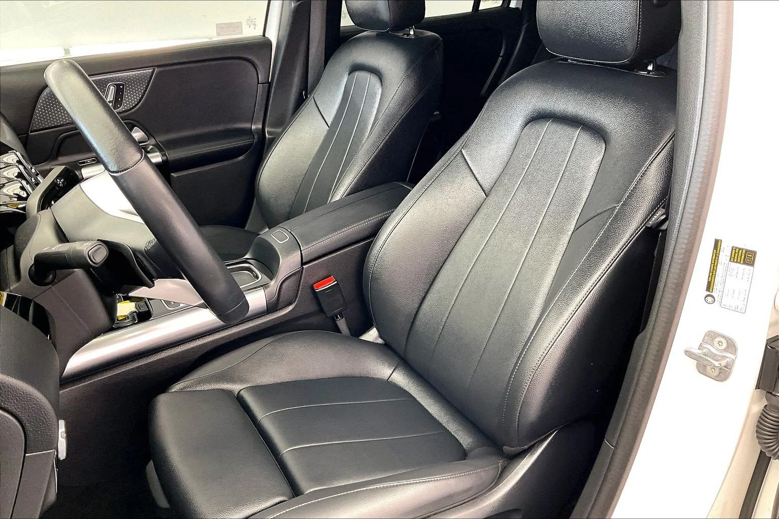 Used 2024 Polar White Mercedes-Benz GLA 250 image 17