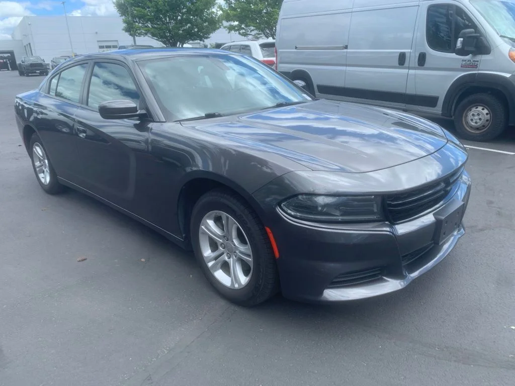 Used 2022 Granite Crystal Metallic Clearcoat Dodge SXT image 5