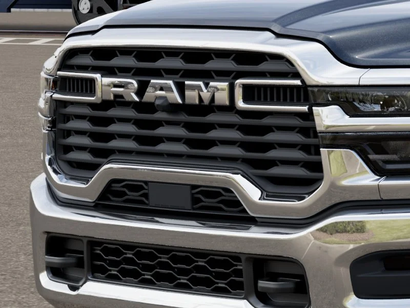 New 2026 Diamond Black Crystal Pearl-Coat Exterior Paint RAM Tradesman image 7