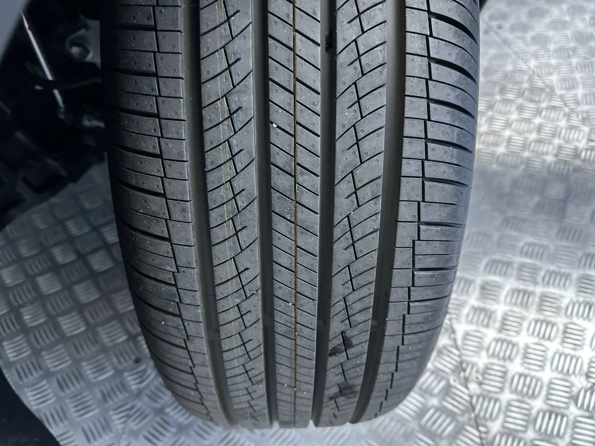 New 2026 Graphite Gray Mitsubishi LE 1.5T S-AWC image 26