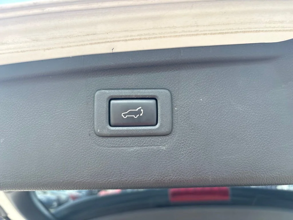 Used 2019 White Subaru 2.5i Limited image 45