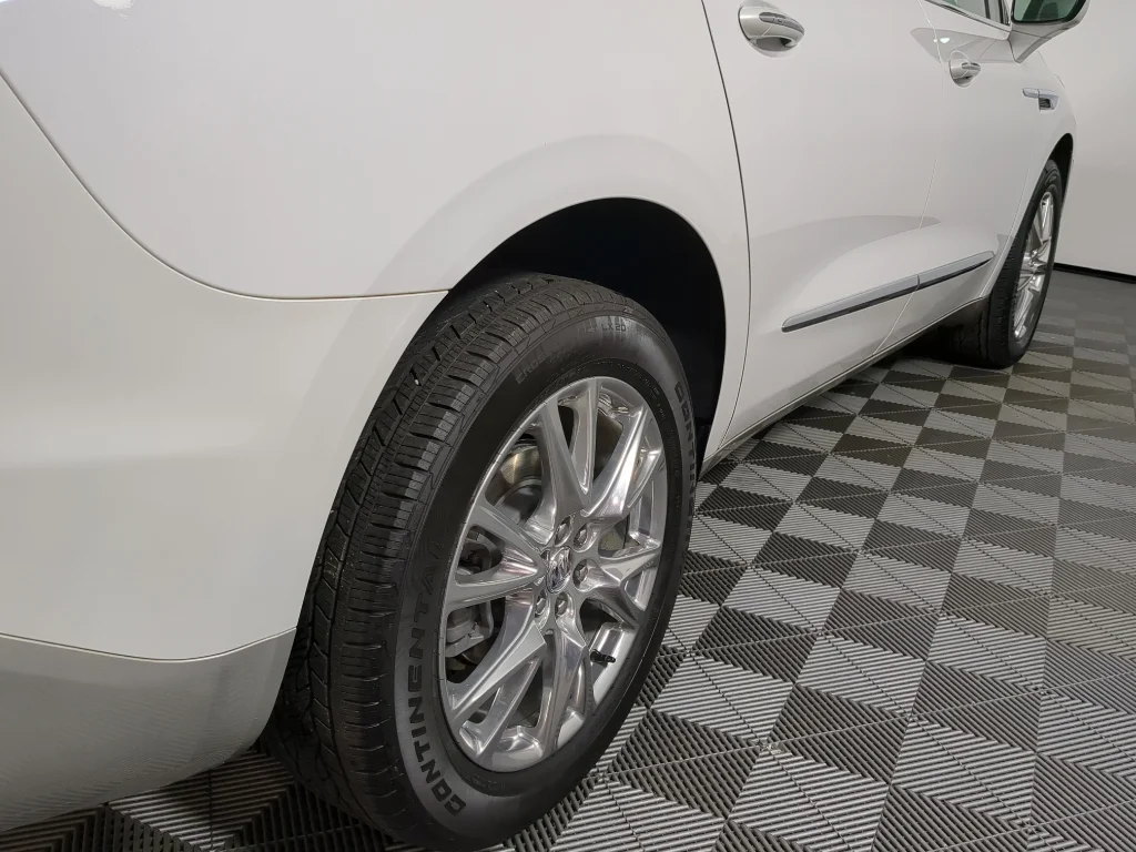 Used 2023 White Frost Tricoat Buick Premium image 8